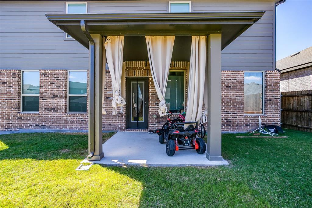 2921 Fox Trail Lane Property Photo 32