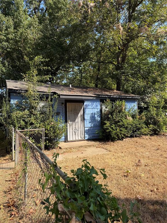 1830 Lyons Street Property Photo 1