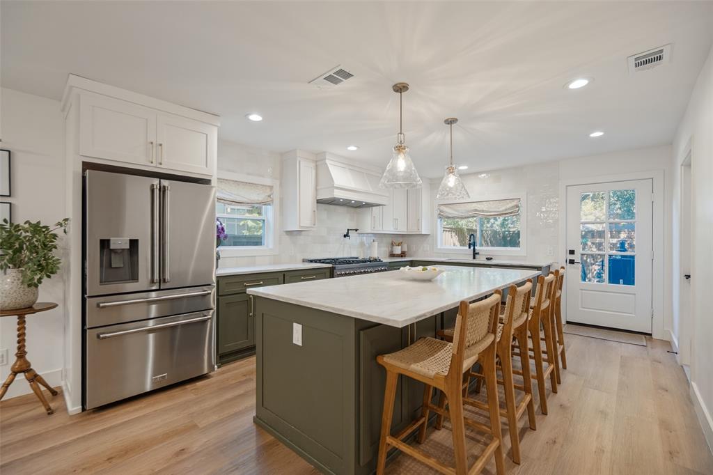 5931 Kenwood Avenue Property Photo 9