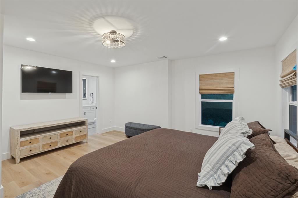 5931 Kenwood Avenue Property Photo 28