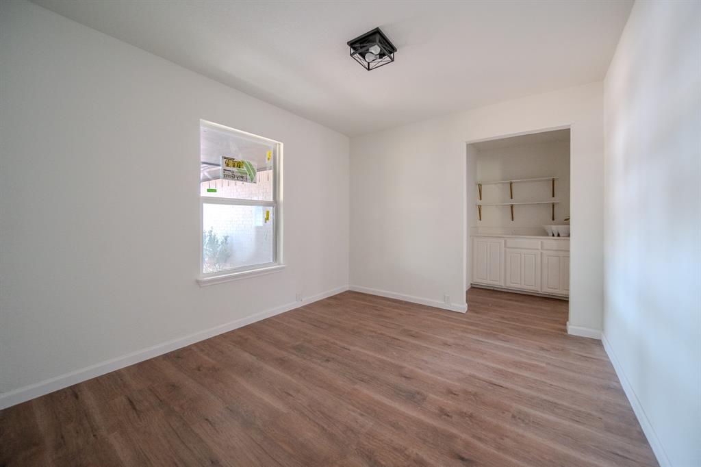 8820 S Normandale Street Property Photo 2