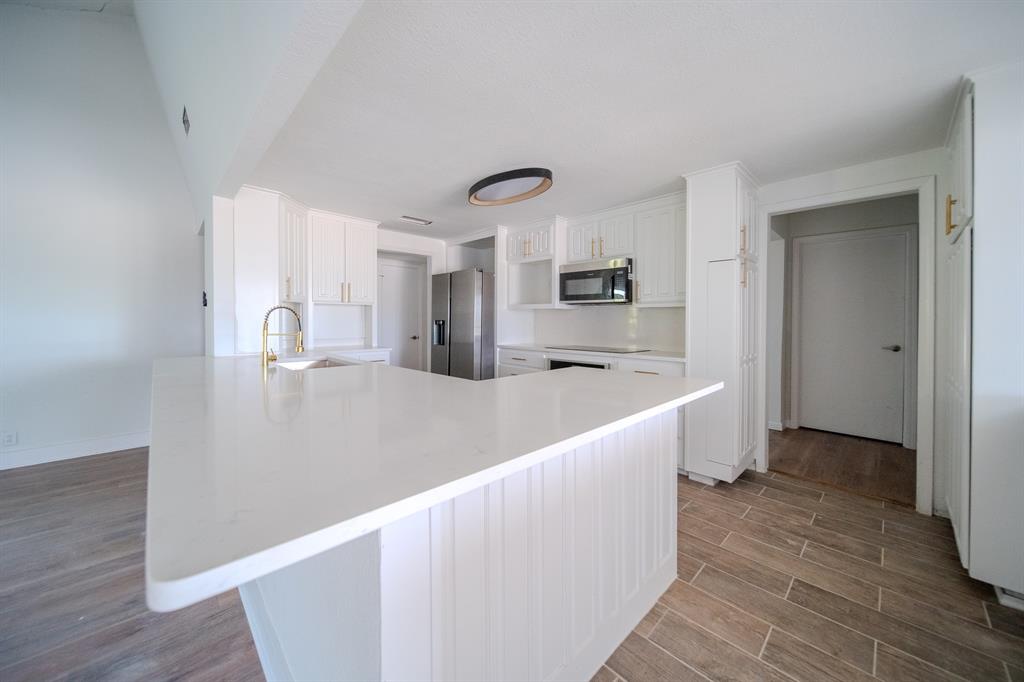 8820 S Normandale Street Property Photo 8