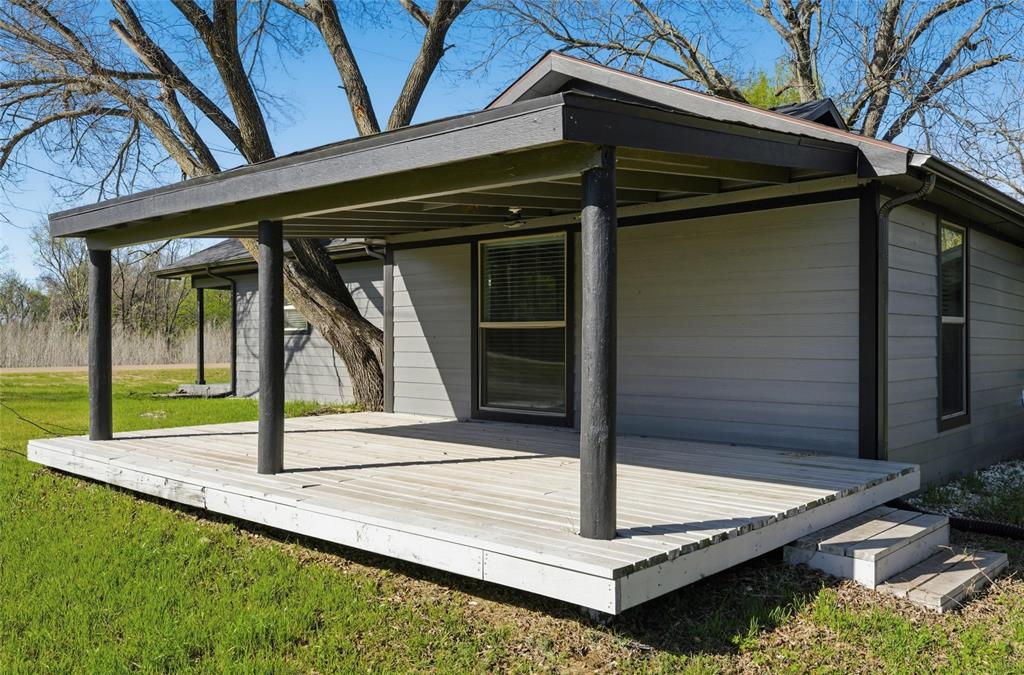 300 S 2nd Street Property Photo 24