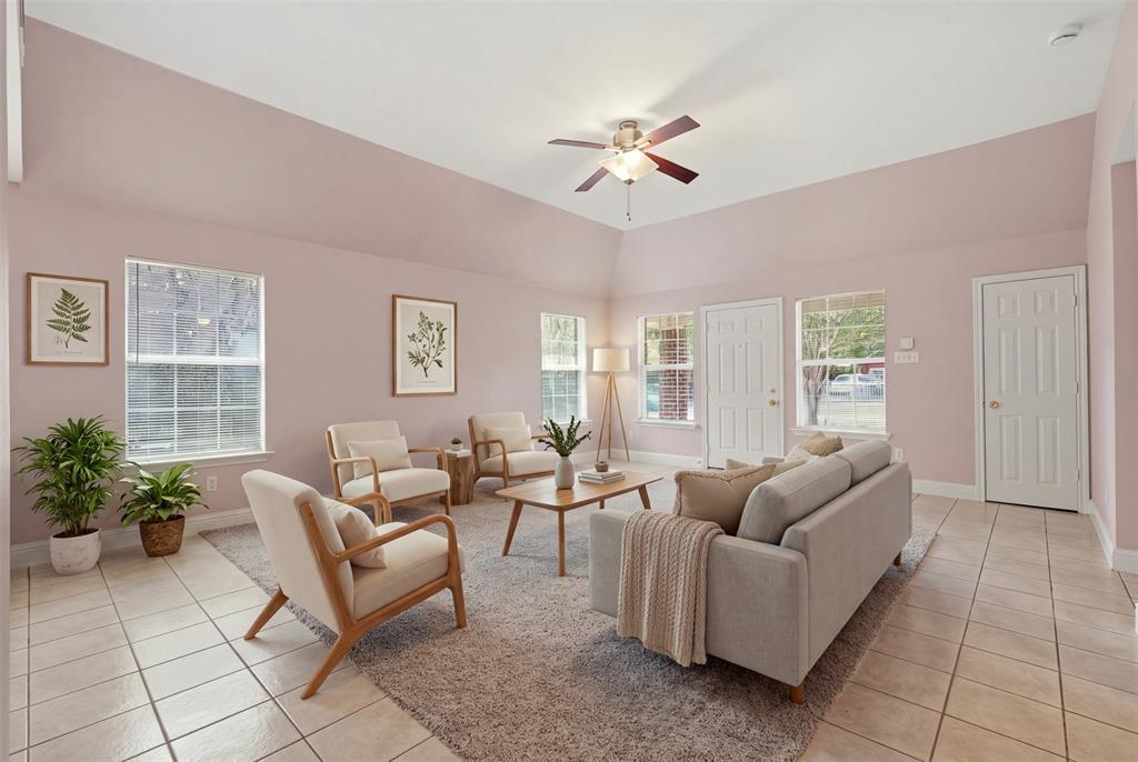 3102 Weisenberger Drive Property Photo 6