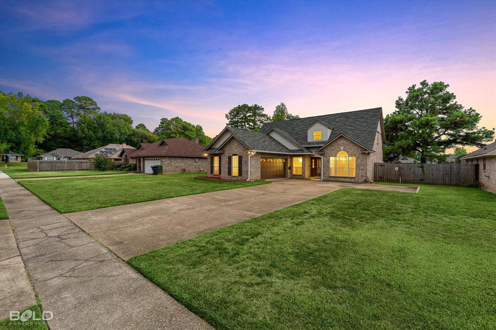 3507 Woodleaf Drive Property Photo 2