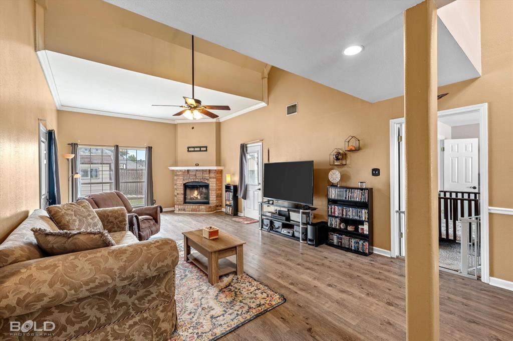 3507 Woodleaf Drive Property Photo 6
