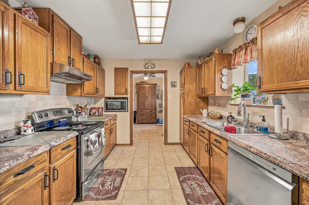 4703 Pure Country Lane Property Photo 25