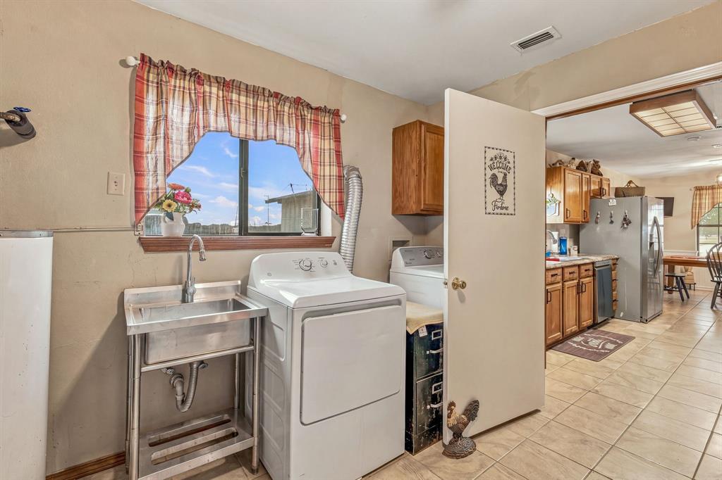 4703 Pure Country Lane Property Photo 27