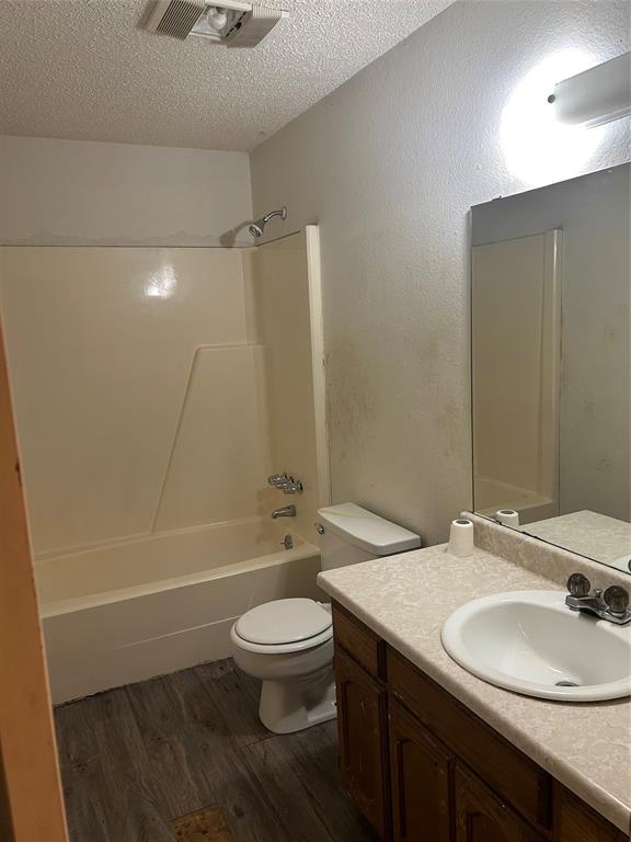 1608 W Kaufman Street Property Photo 4