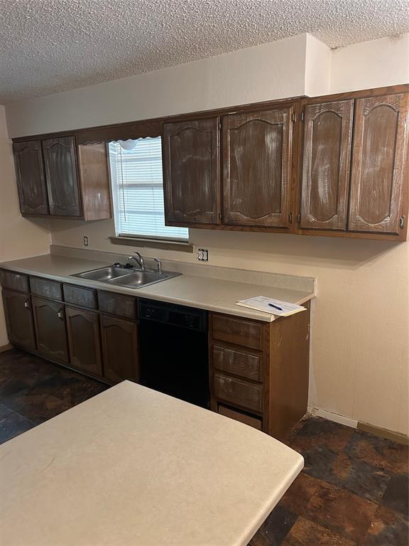 1608 W Kaufman Street Property Photo 5