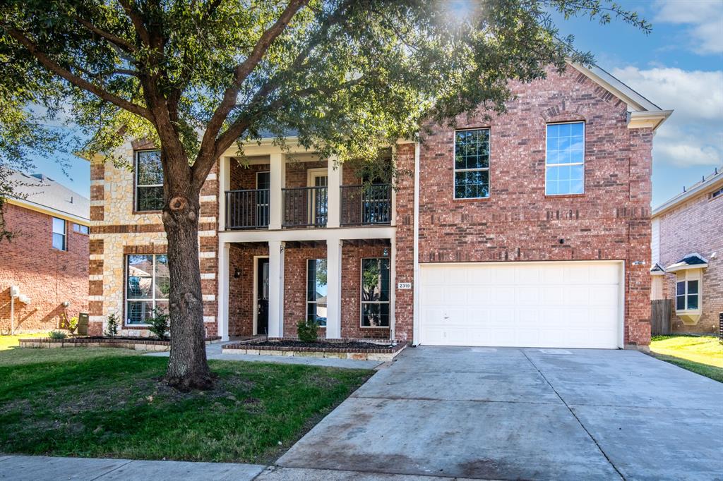 2319 Comanche Trail Property Photo 2