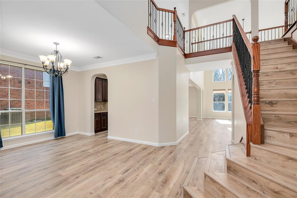 2319 Comanche Trail Property Photo 7