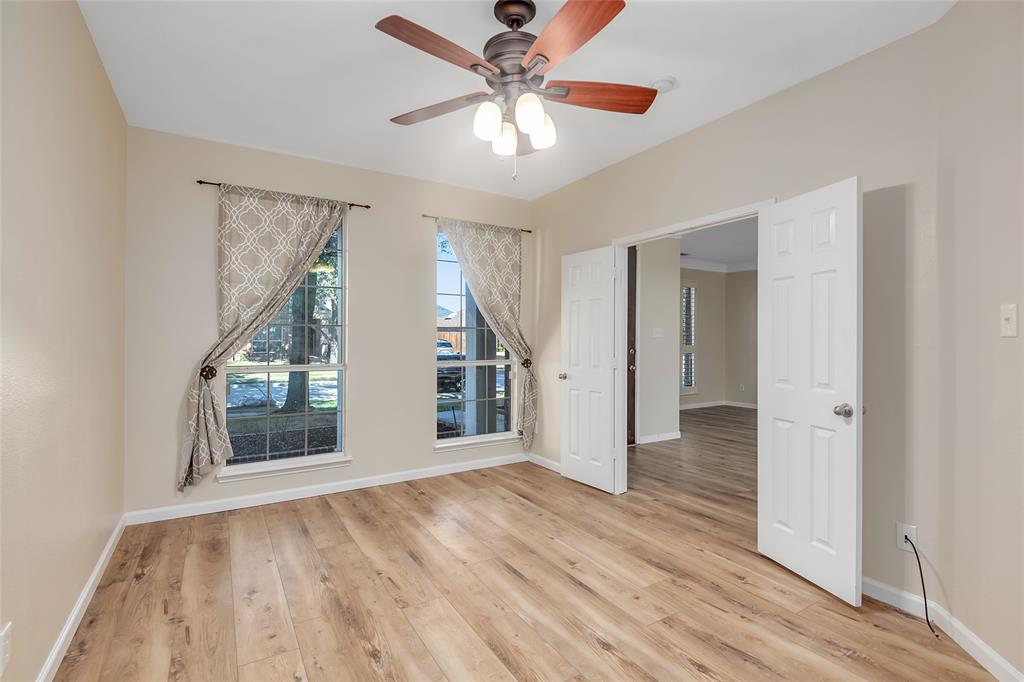 2319 Comanche Trail Property Photo 8