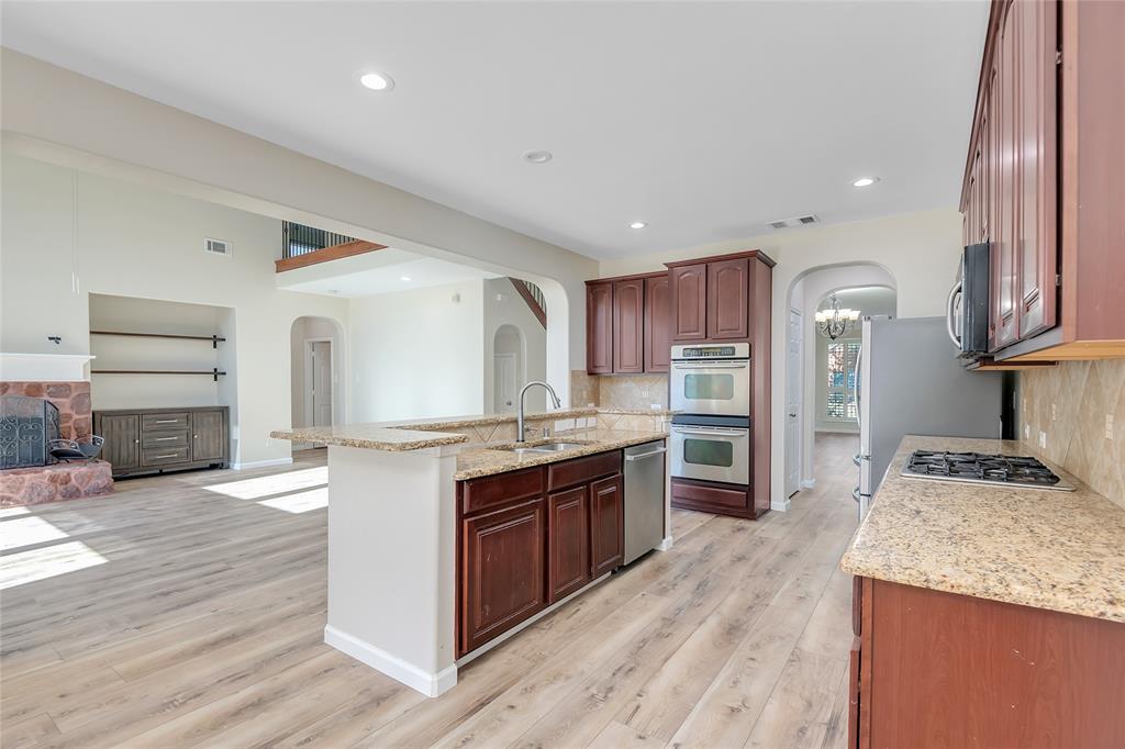 2319 Comanche Trail Property Photo 11