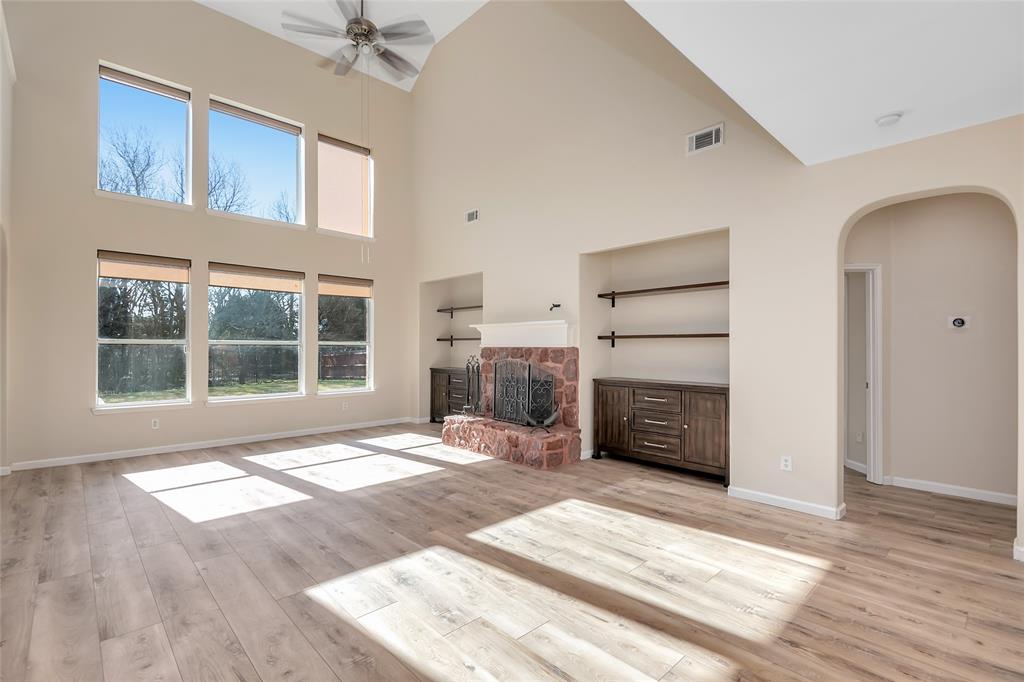 2319 Comanche Trail Property Photo 12