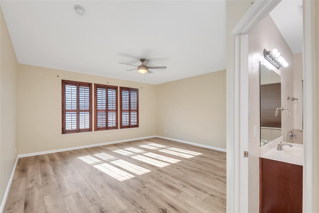 2319 Comanche Trail Property Photo 14