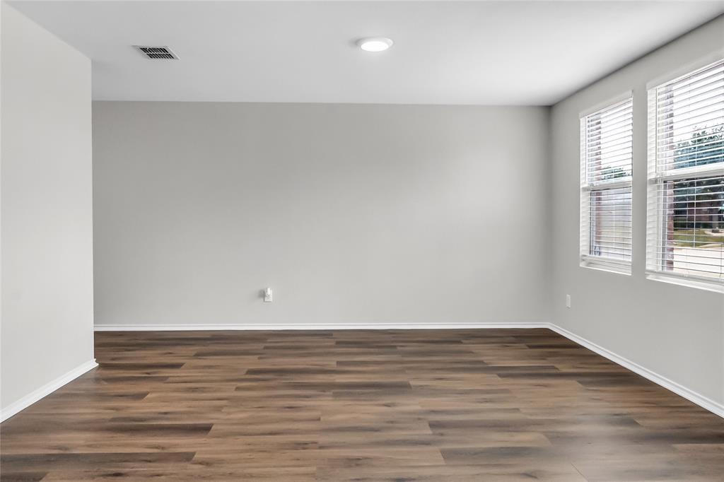 9641 Euclid Drive Property Photo 3