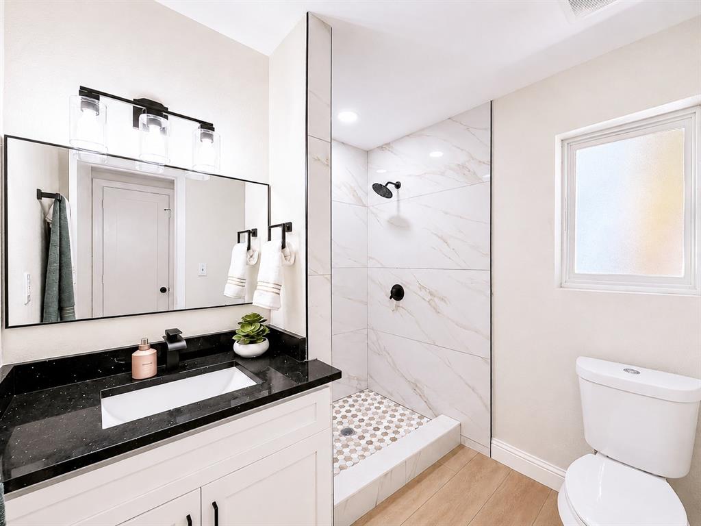 209 W Southern Avenue Property Photo 9