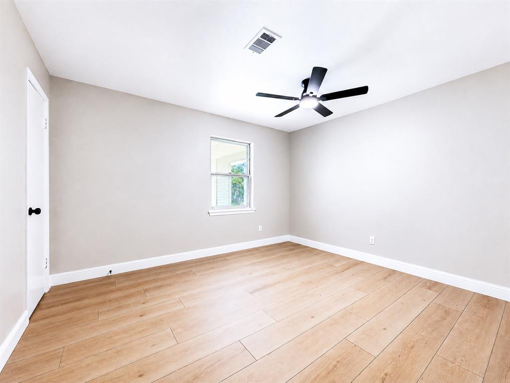 209 W Southern Avenue Property Photo 11