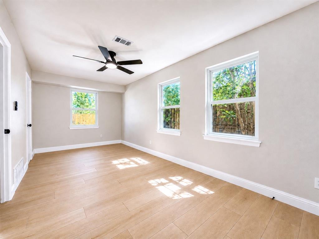 209 W Southern Avenue Property Photo 12