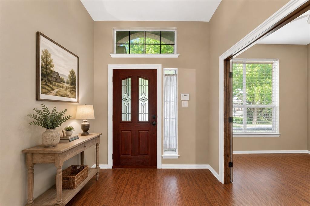 3329 Woodglen Drive Property Photo 3