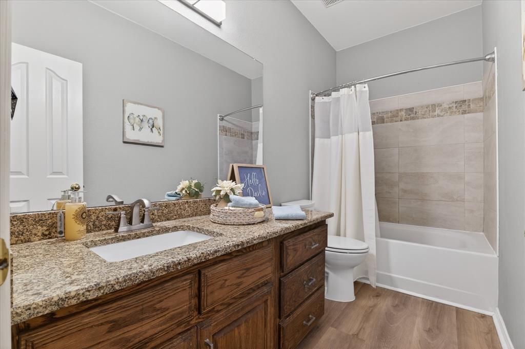 3329 Woodglen Drive Property Photo 17
