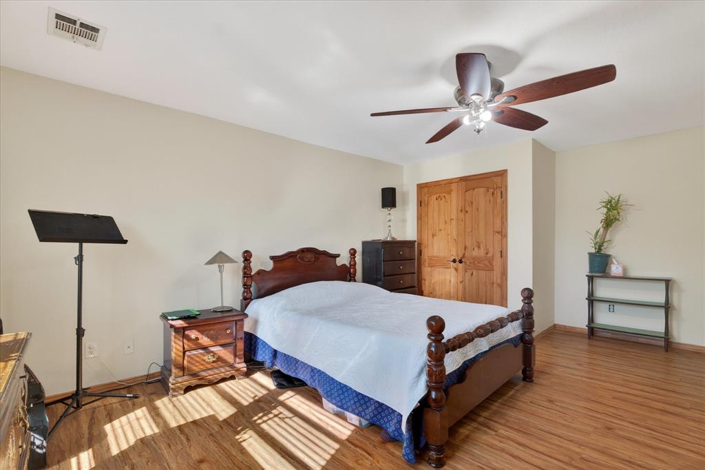 3329 Woodglen Drive Property Photo 24