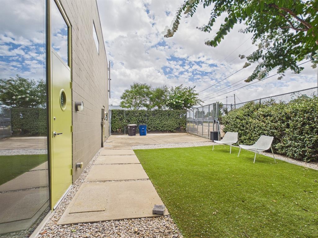 1111 Lagoon Property Photo 17