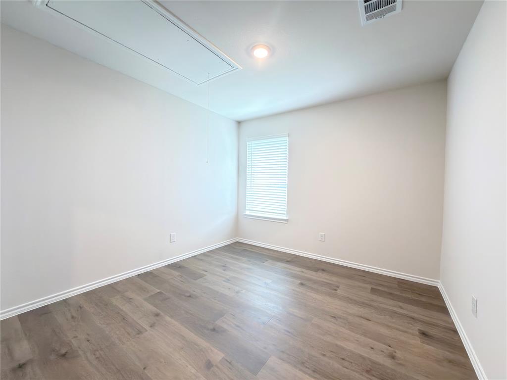 1216 Brook Lane Property Photo 8