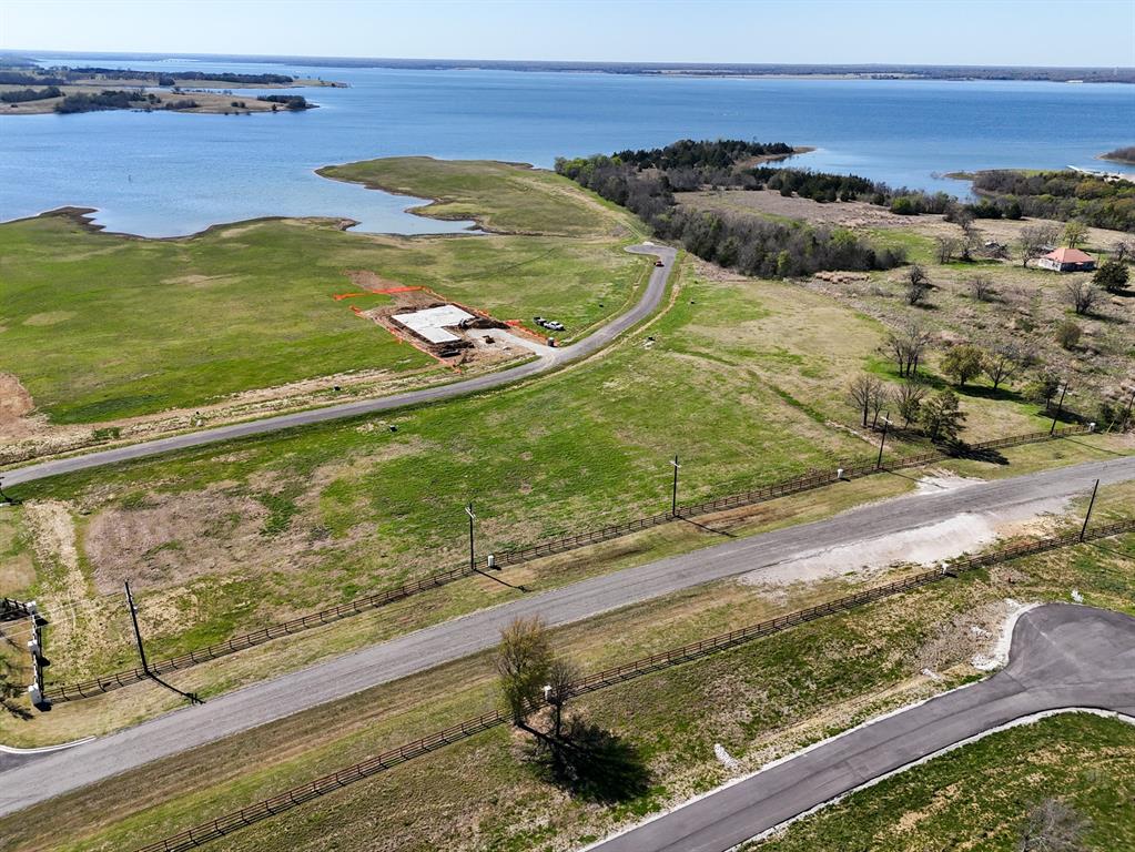532 Lakeshore Terrace Property Photo 5