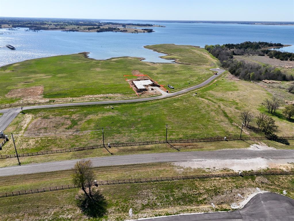 532 Lakeshore Terrace Property Photo 9