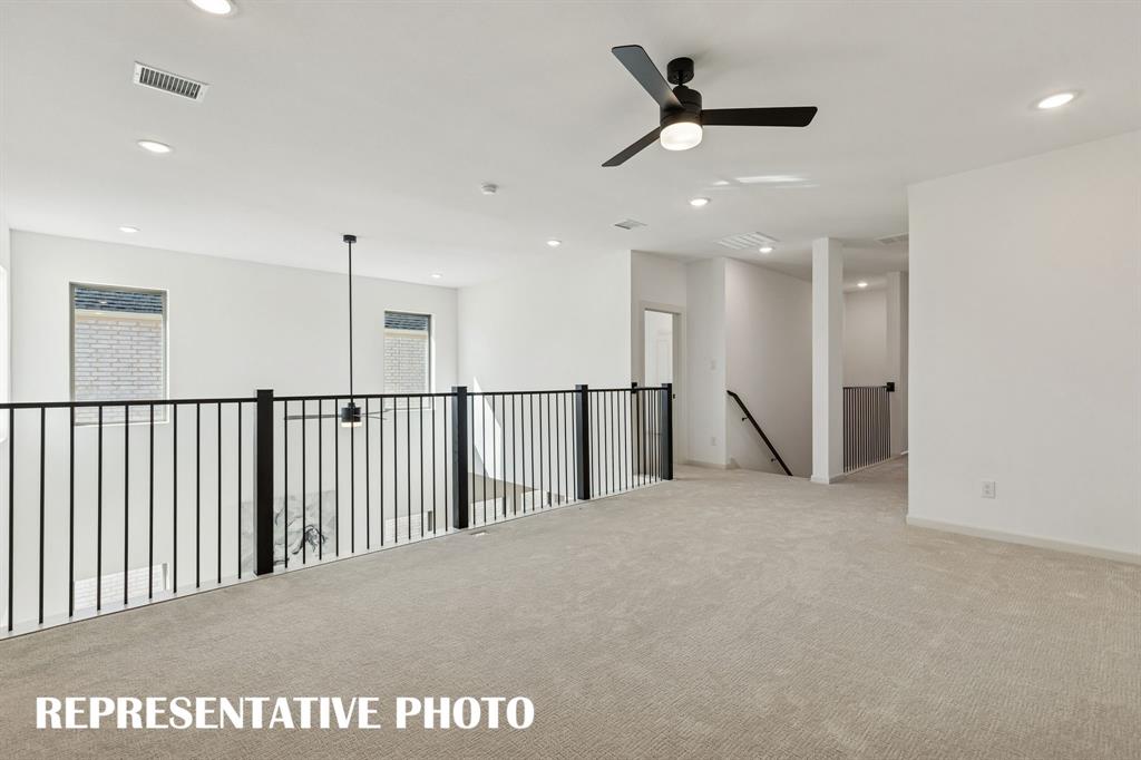 15826 Gladeside Avenue Property Photo 13