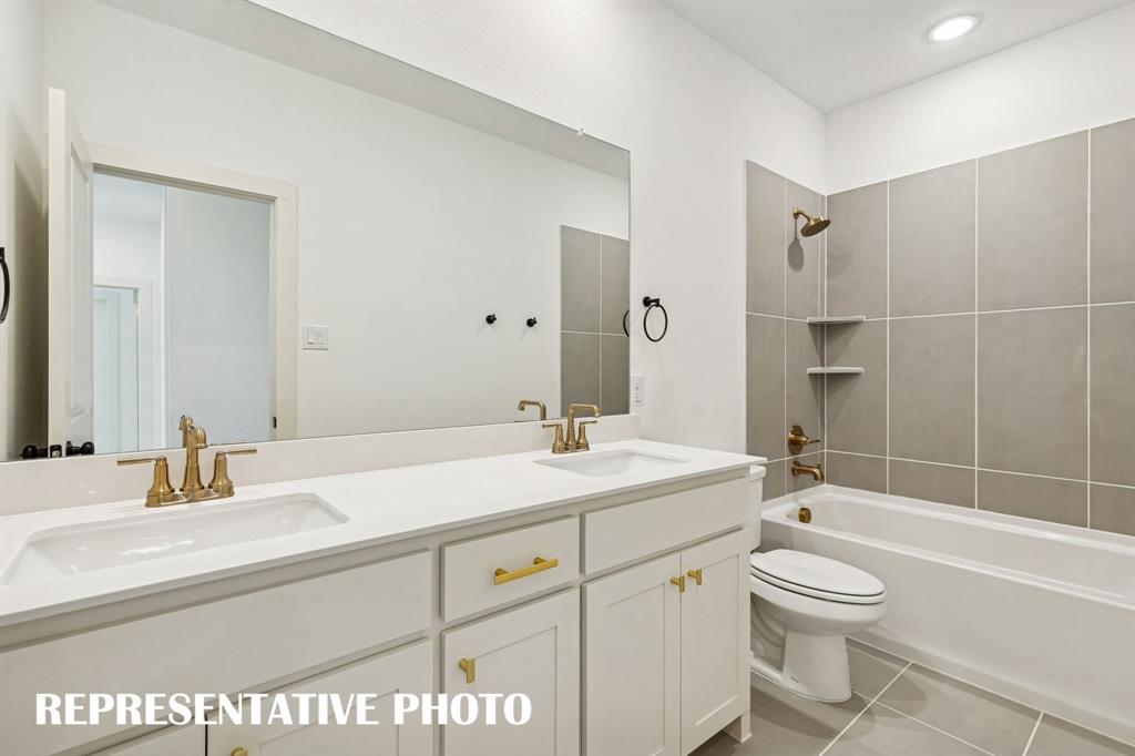 15826 Gladeside Avenue Property Photo 16