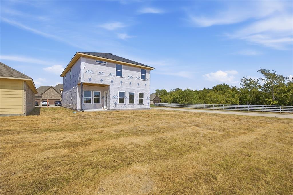 601 Greyson Lane Property Photo 3