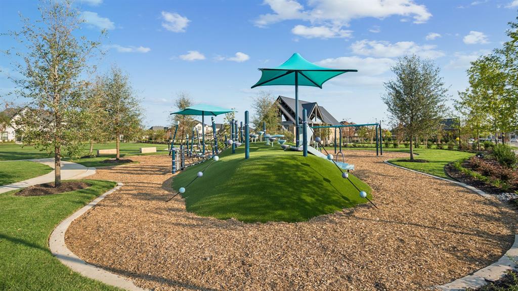 608 Nogalito Way Property Photo 8