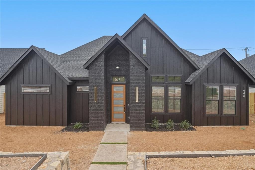 1648 W Wintergreen Road Property Photo 1