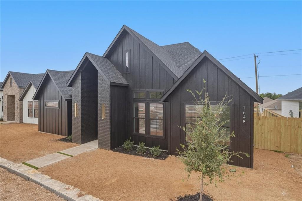 1648 W Wintergreen Road Property Photo 4