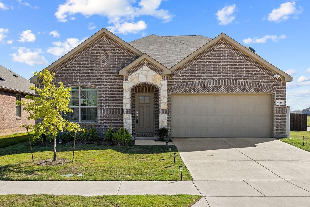 5127 Penrose Drive Property Photo 1