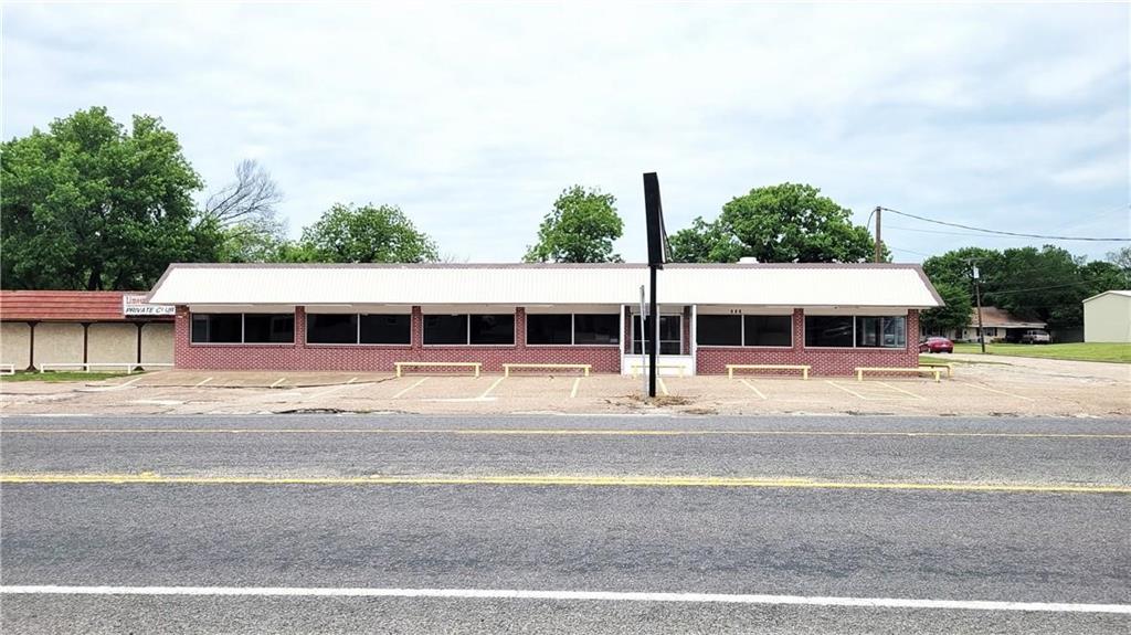 301 S Ellis Street Property Photo 2