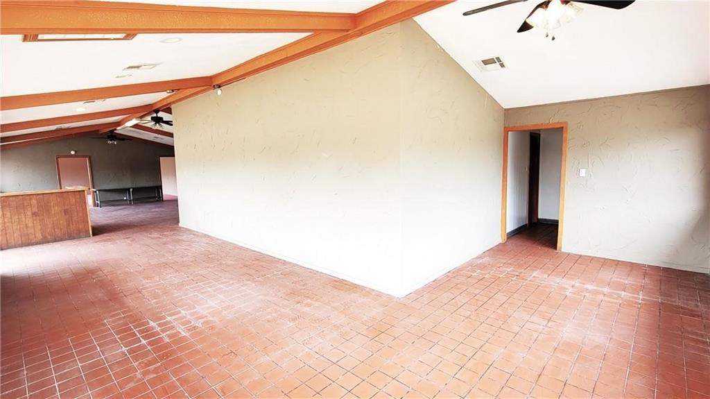 301 S Ellis Street Property Photo 8