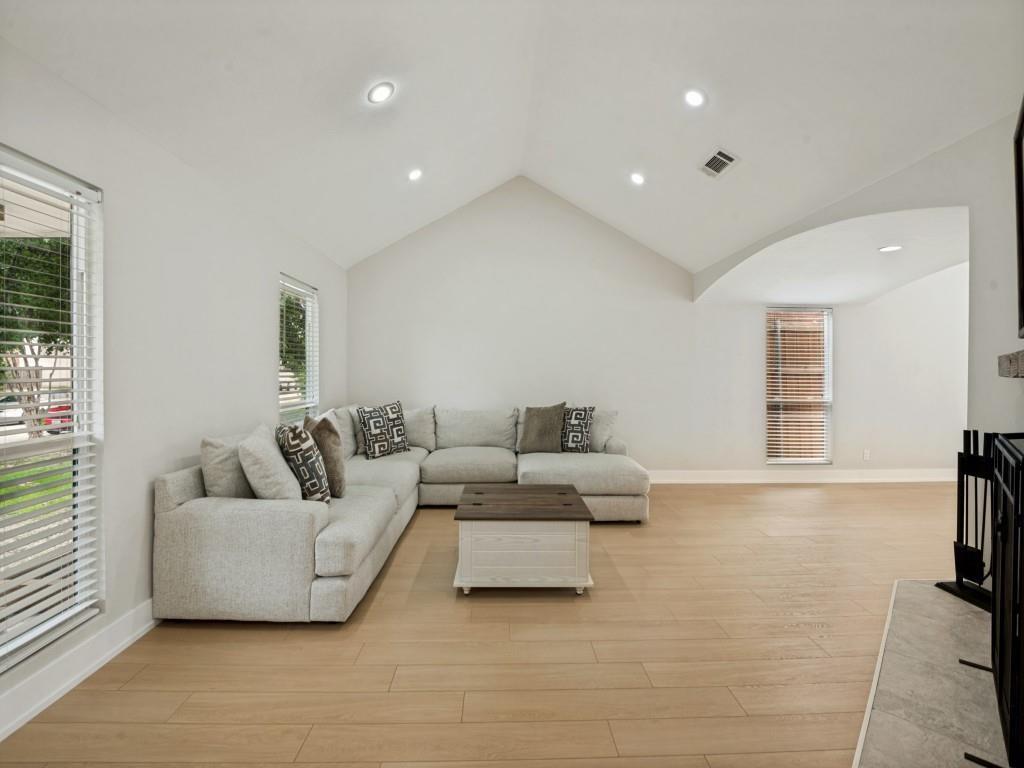 4433 Larner Street Property Photo 5