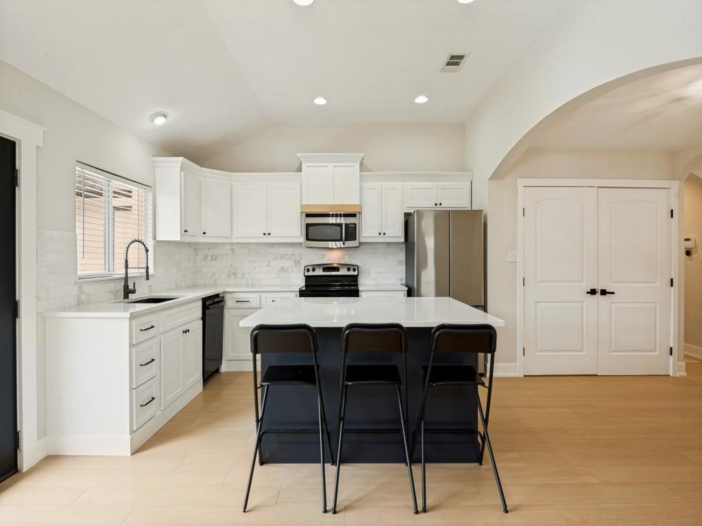 4433 Larner Street Property Photo 11