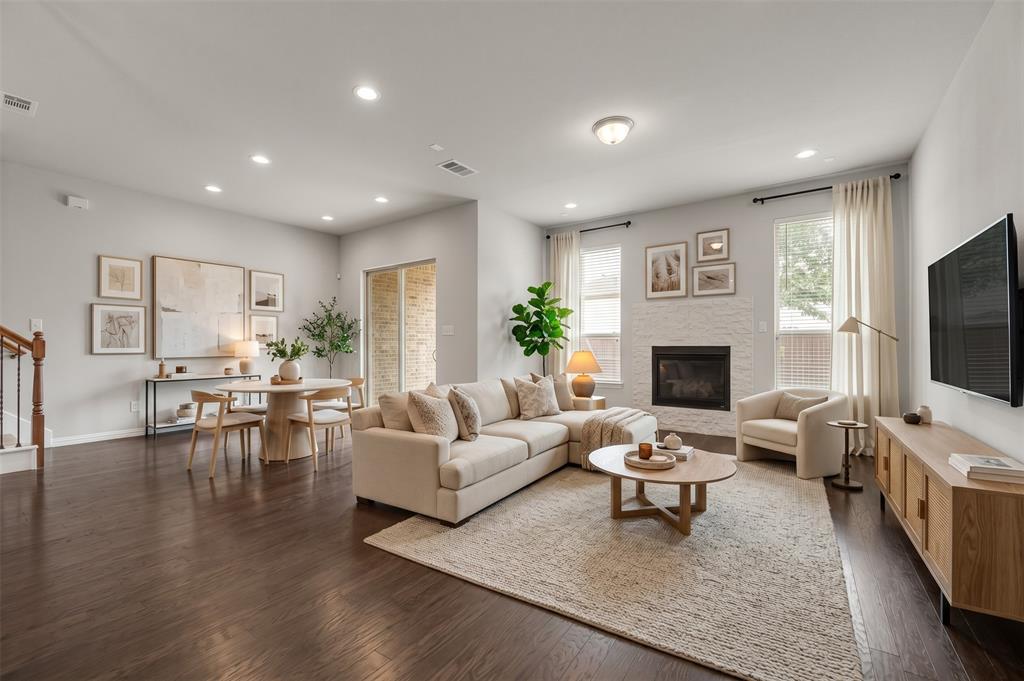 8266 Primrose Way Property Photo 1
