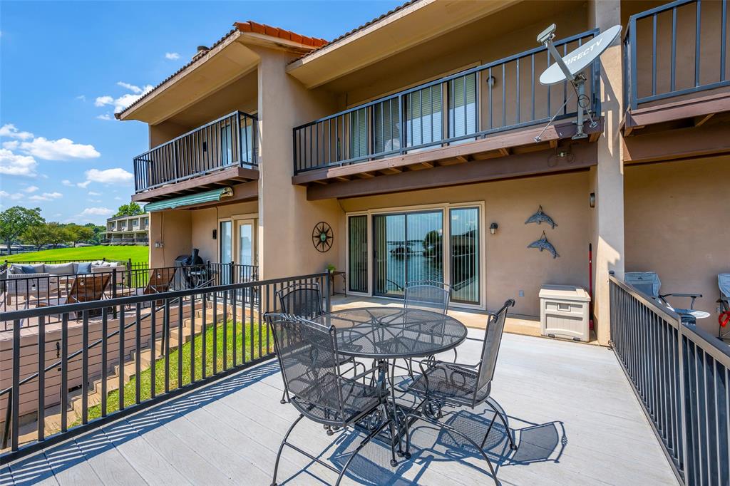 5515 Club Cove Court Property Photo 11