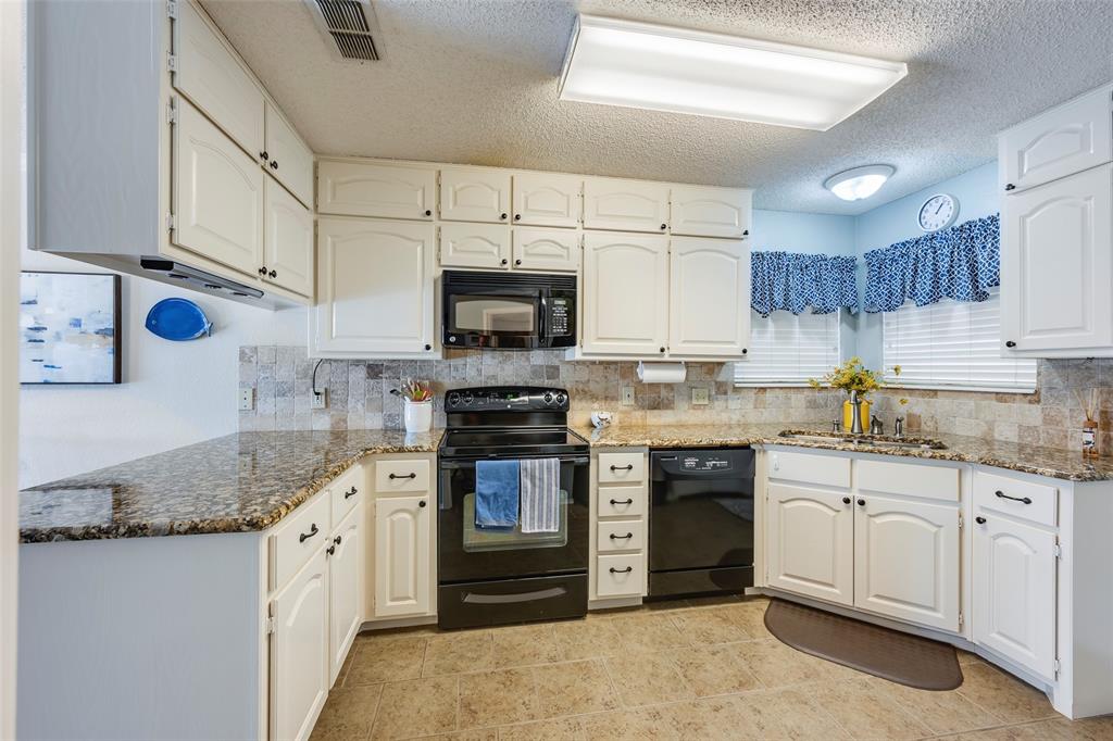 5515 Club Cove Court Property Photo 15
