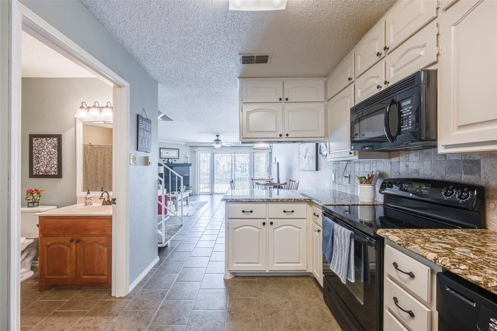 5515 Club Cove Court Property Photo 16