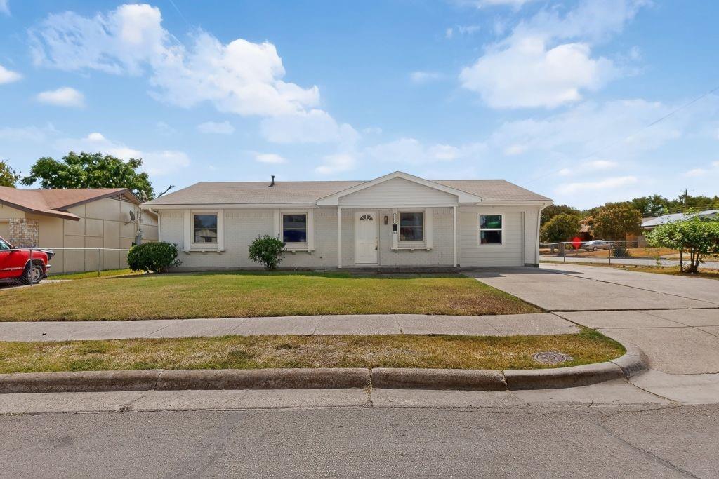 3204 Pacesetter Drive Property Photo 1
