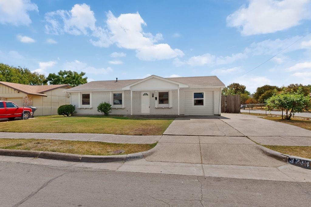 3204 Pacesetter Drive Property Photo 3