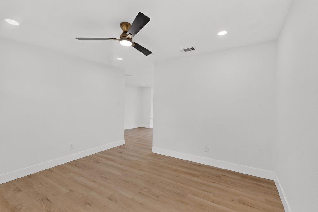 3204 Pacesetter Drive Property Photo 4