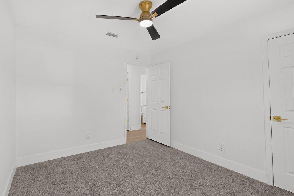 3204 Pacesetter Drive Property Photo 13